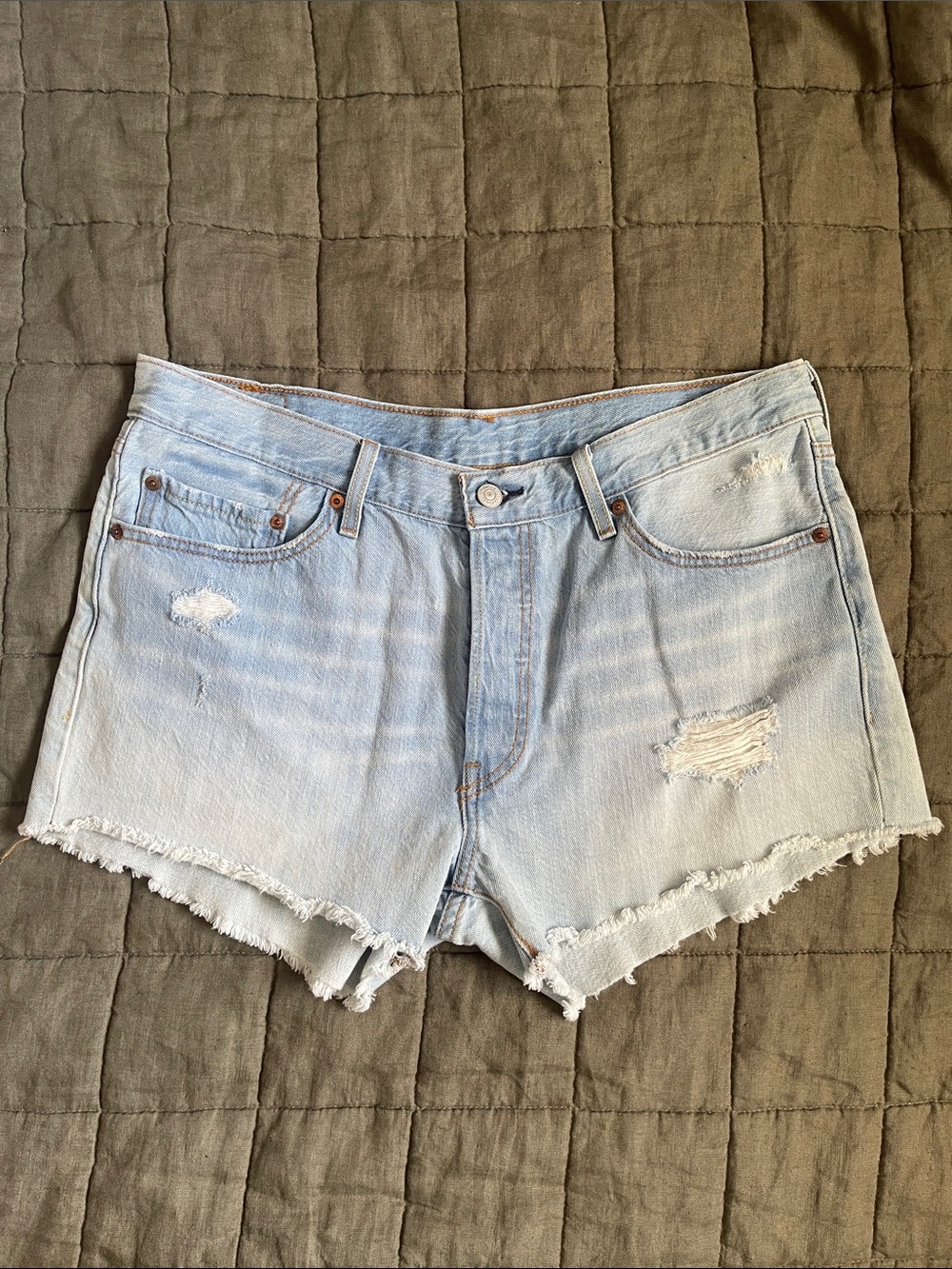Levi Strauss 501 Light Wash Distressed Women’s Denim Shorts